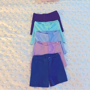 5 pairs of primary under shorts. Size 6-7.